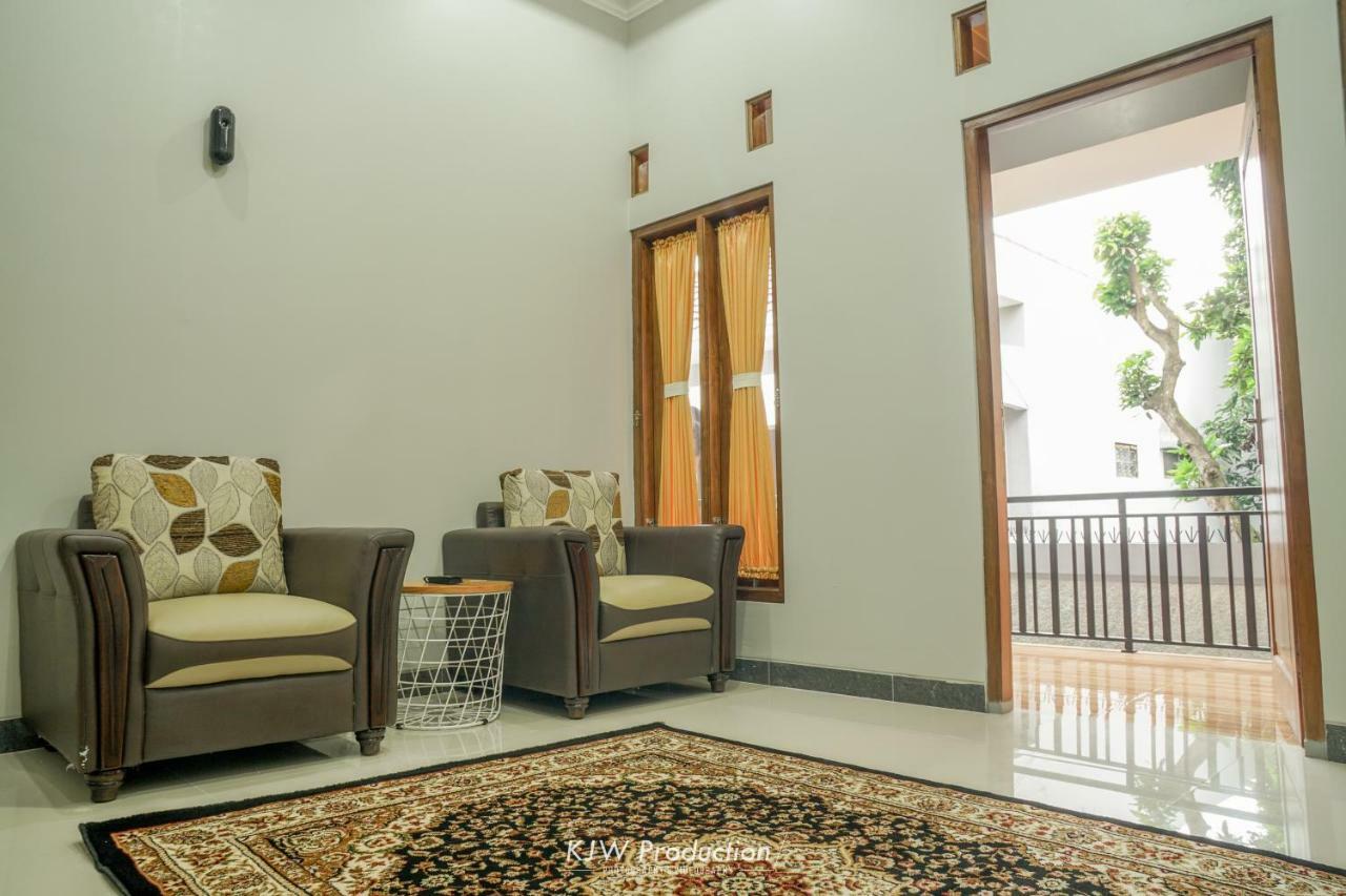 M Stay Guest House Jogja Yogyakarta Dış mekan fotoğraf